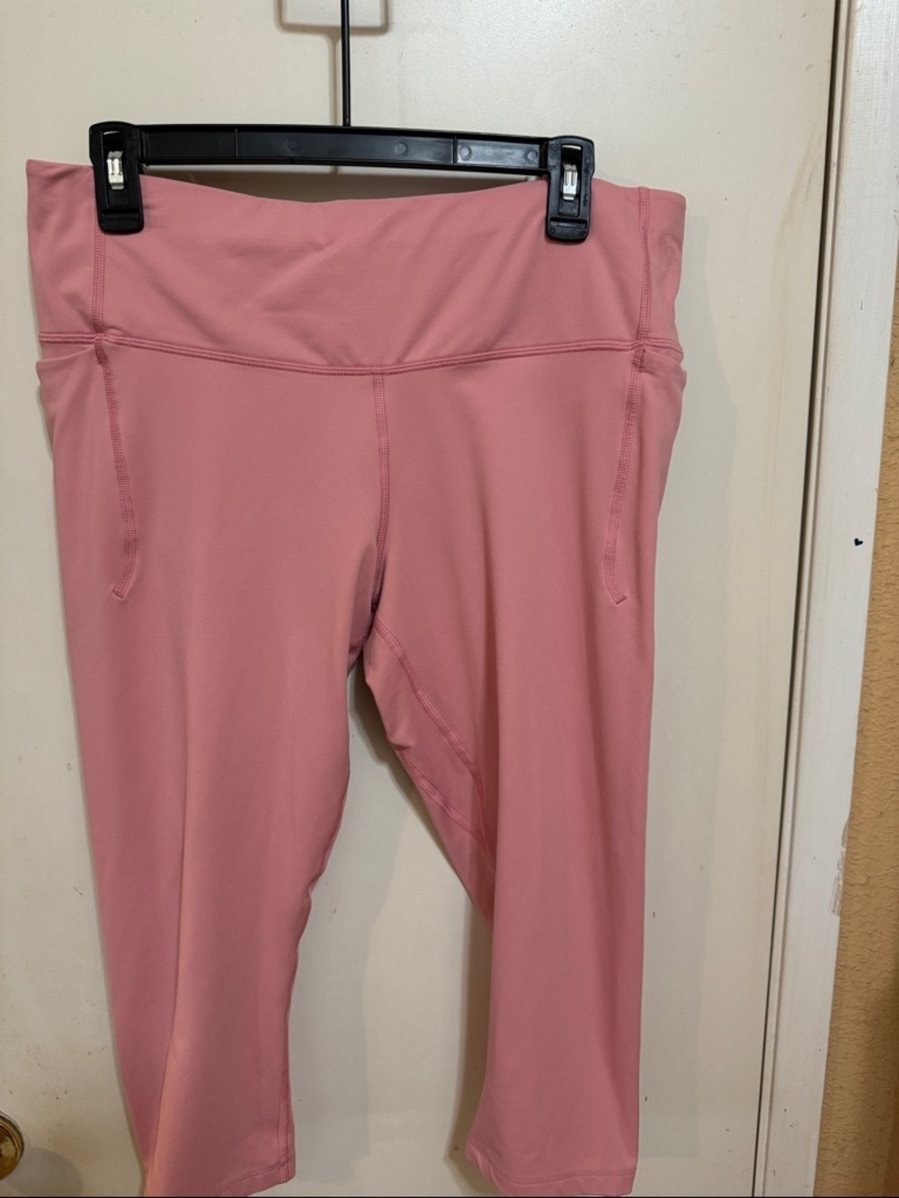Under Armour Pink Fitted Active Capris  - XL